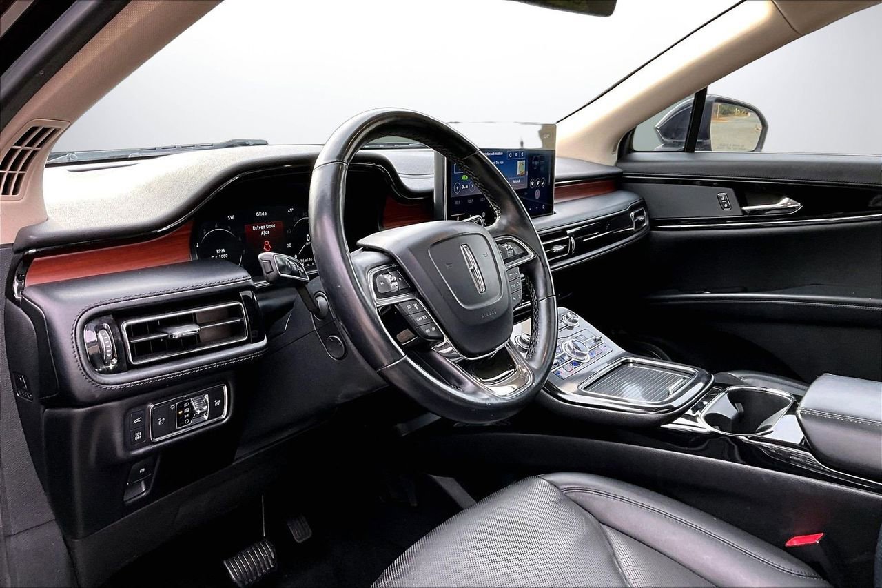 Used 2022 Lincoln Nautilus Reserve image 20