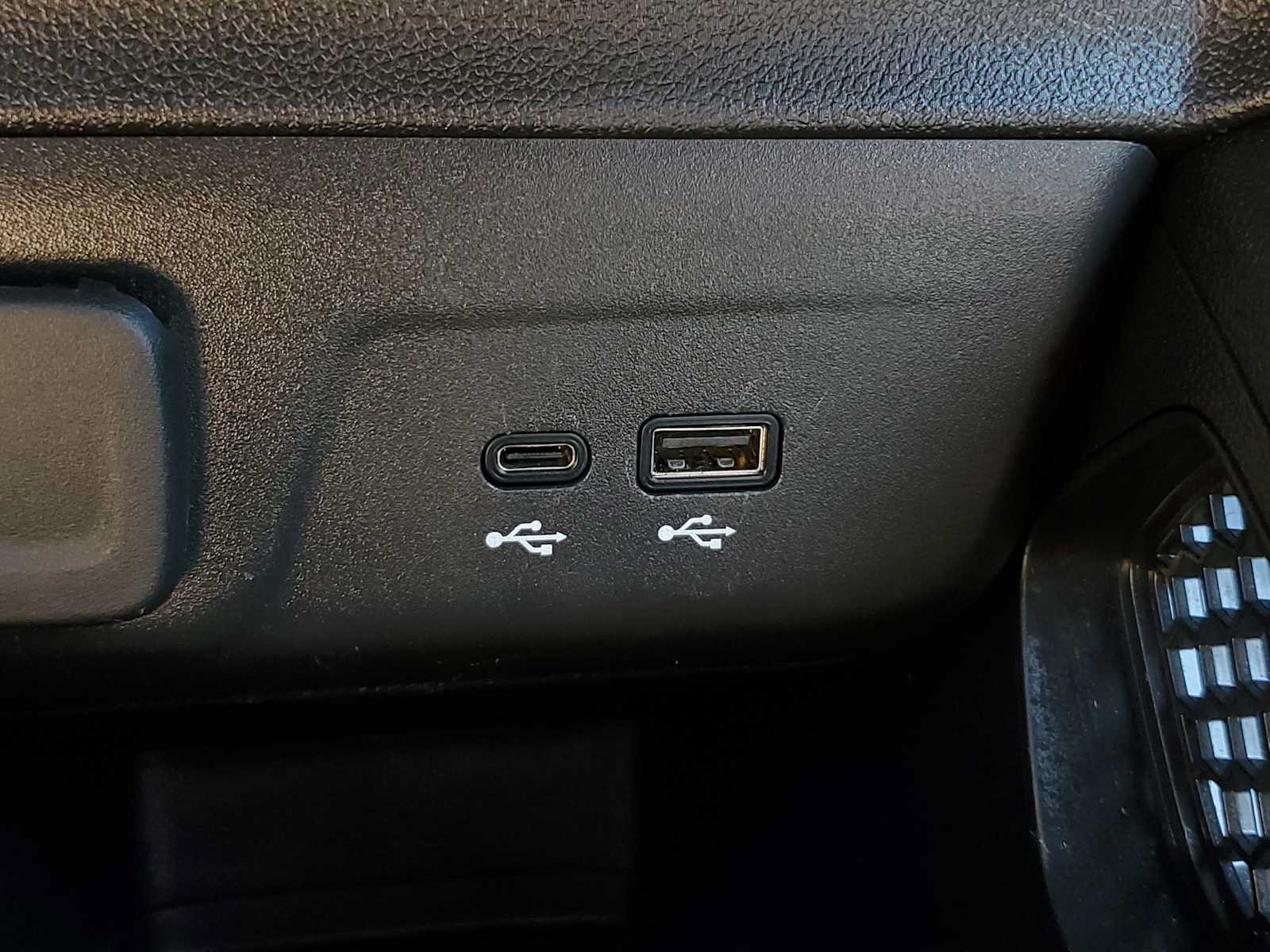 Used 2025 Chevrolet TrailBlazer LT FWD image 25