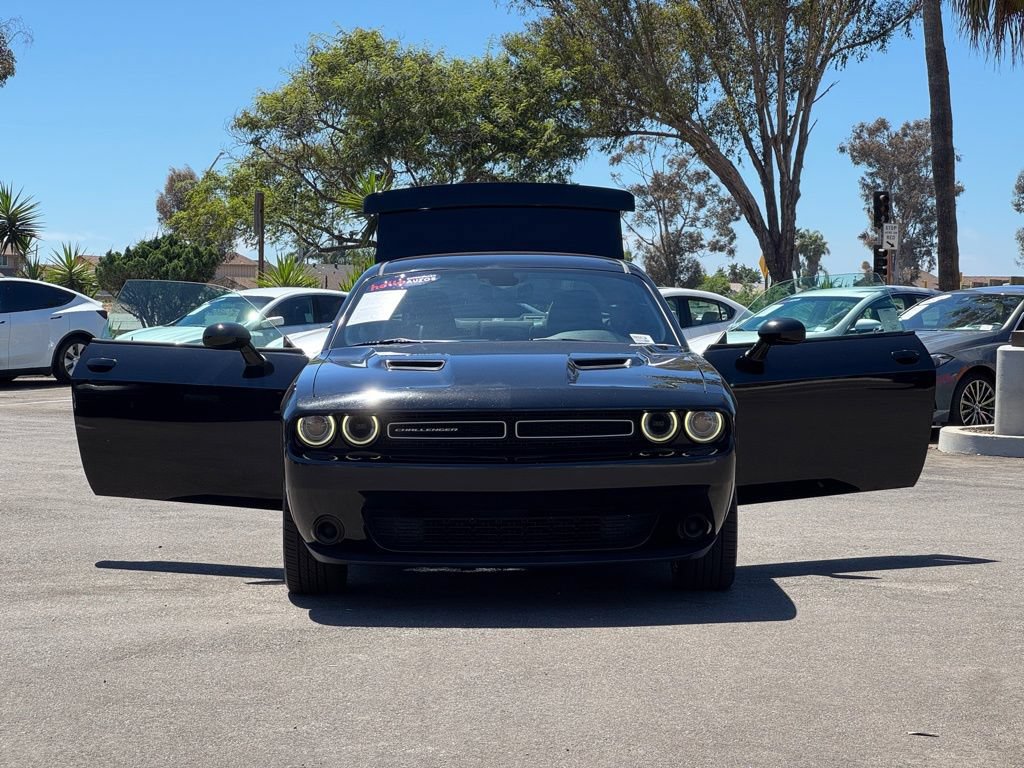Used 2015 Dodge Challenger SXT w/ Super Sport Group (SS/T) RWD image 28