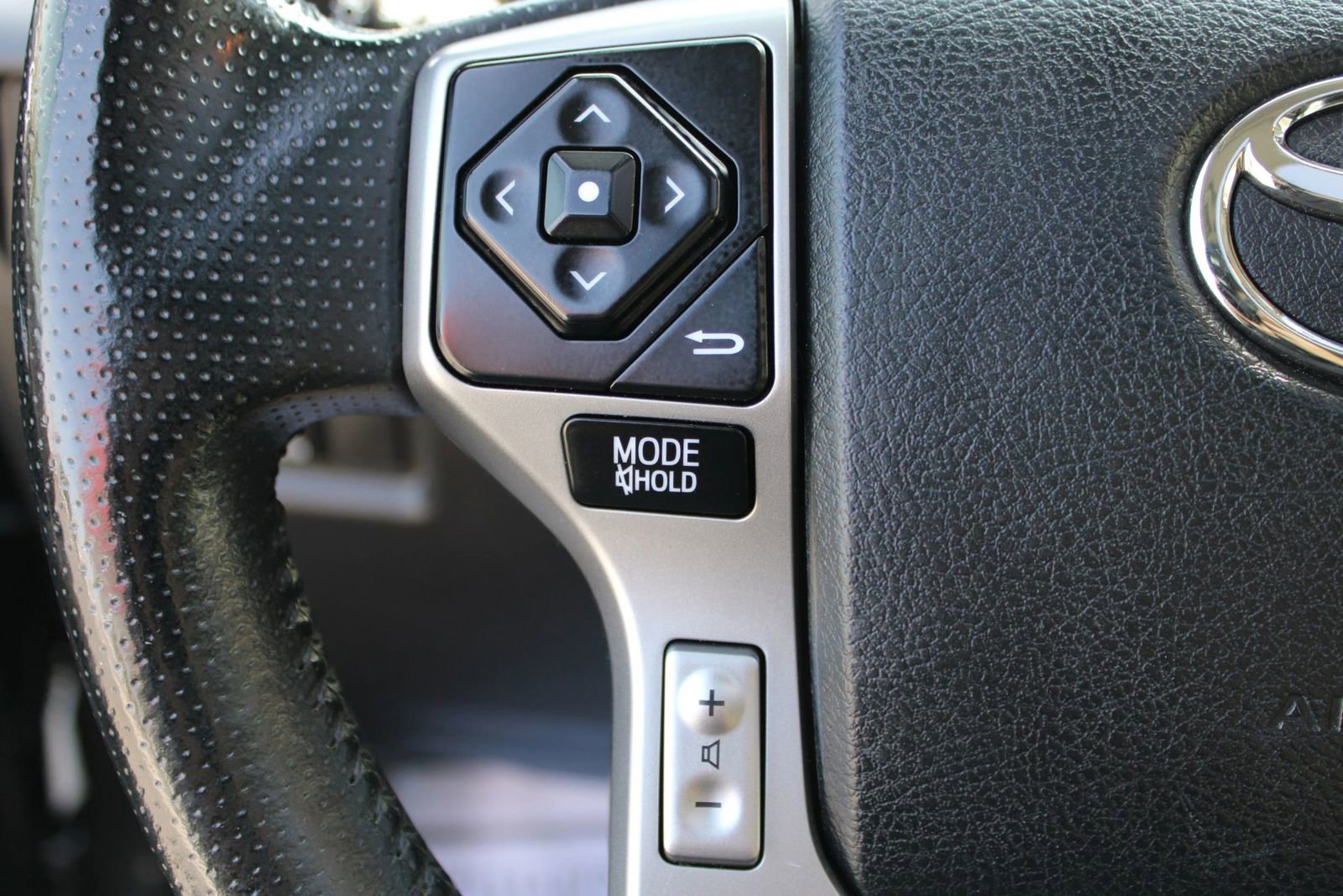 Used 2015 Toyota 4Runner Limited RWD image 29