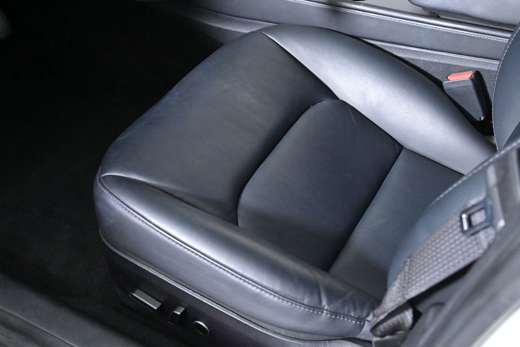 Used 2021 Tesla Model 3 Standard Range Plus image 21