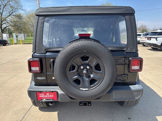 Used 2018 Jeep Wrangler Unlimited Sport image 4