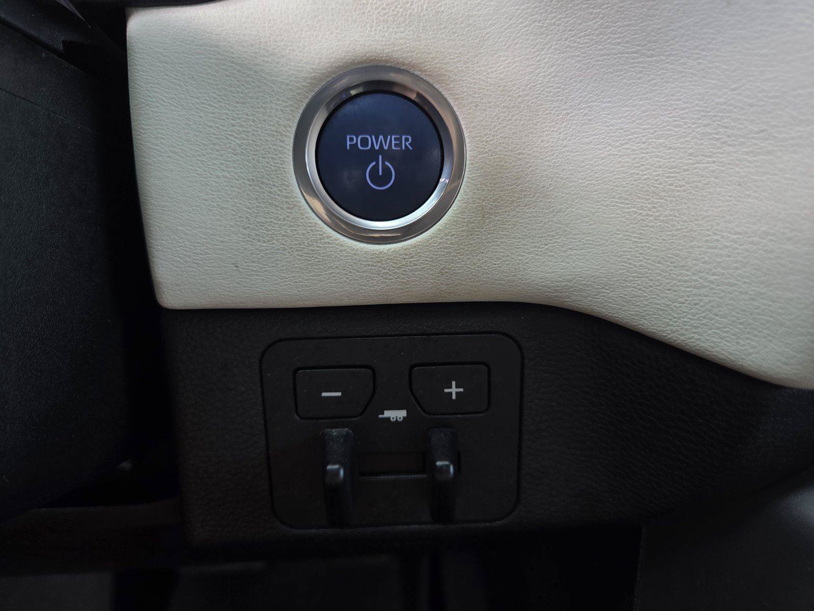 Used 2023 Toyota Sequoia Capstone RWD image 13