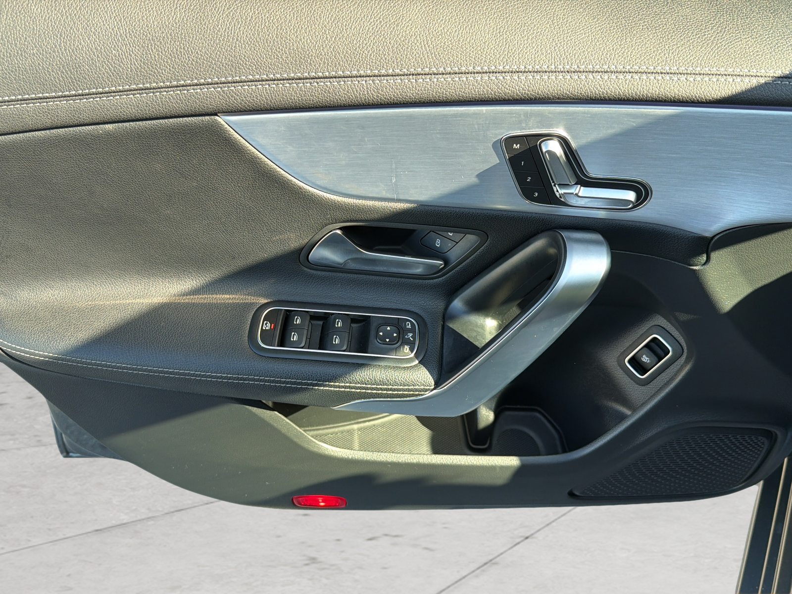 Used 2022 Mercedes-Benz CLA 250 image 29