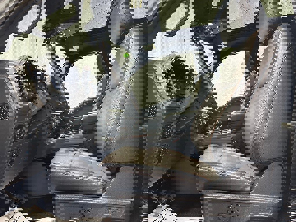 Used 2025 Ford F150 Lariat w/ Equipment Group 501A Mid image 15