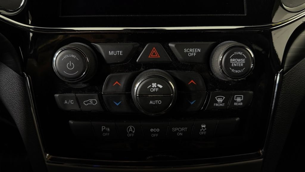 Used 2020 Jeep Grand Cherokee Altitude AWD/4WD image 24