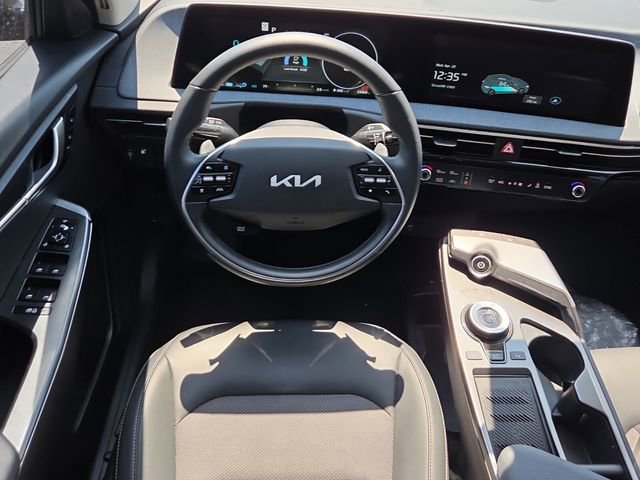 Used 2024 Kia EV6 Light RWD image 12