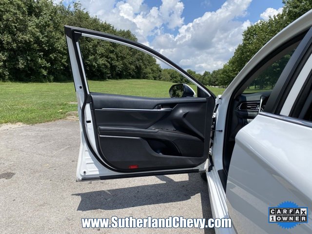 Used 2024 Toyota Camry SE image 12