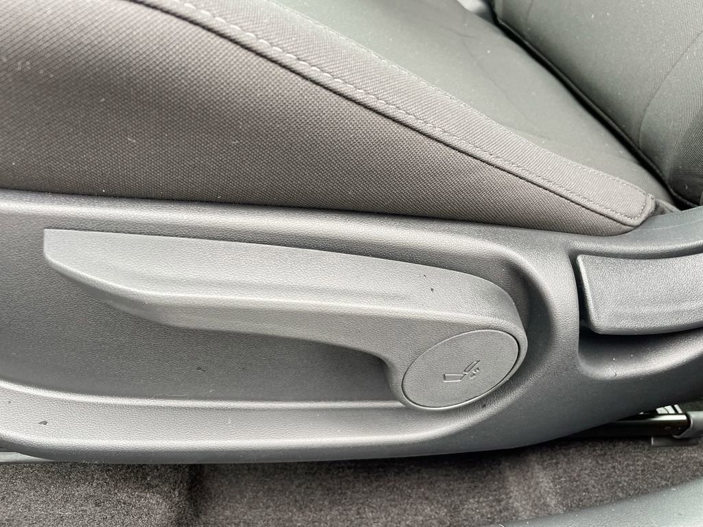 Used 2025 Hyundai Elantra Sport image 38