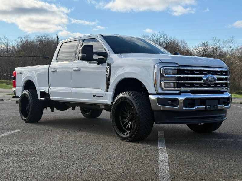 Used 2024 Ford F250 Lariat AWD/4WD image 3