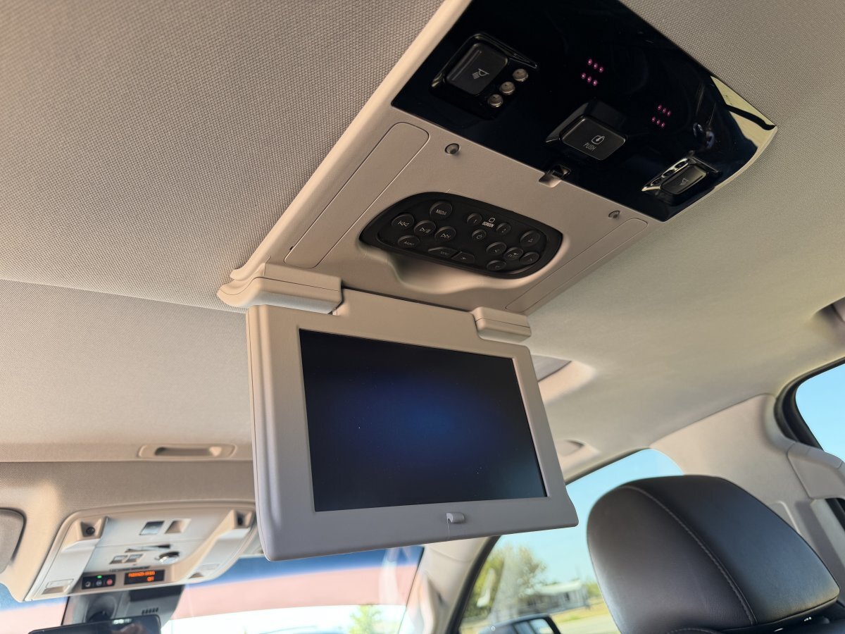 Used 2019 Cadillac Escalade Premium Luxury AWD/4WD image 20
