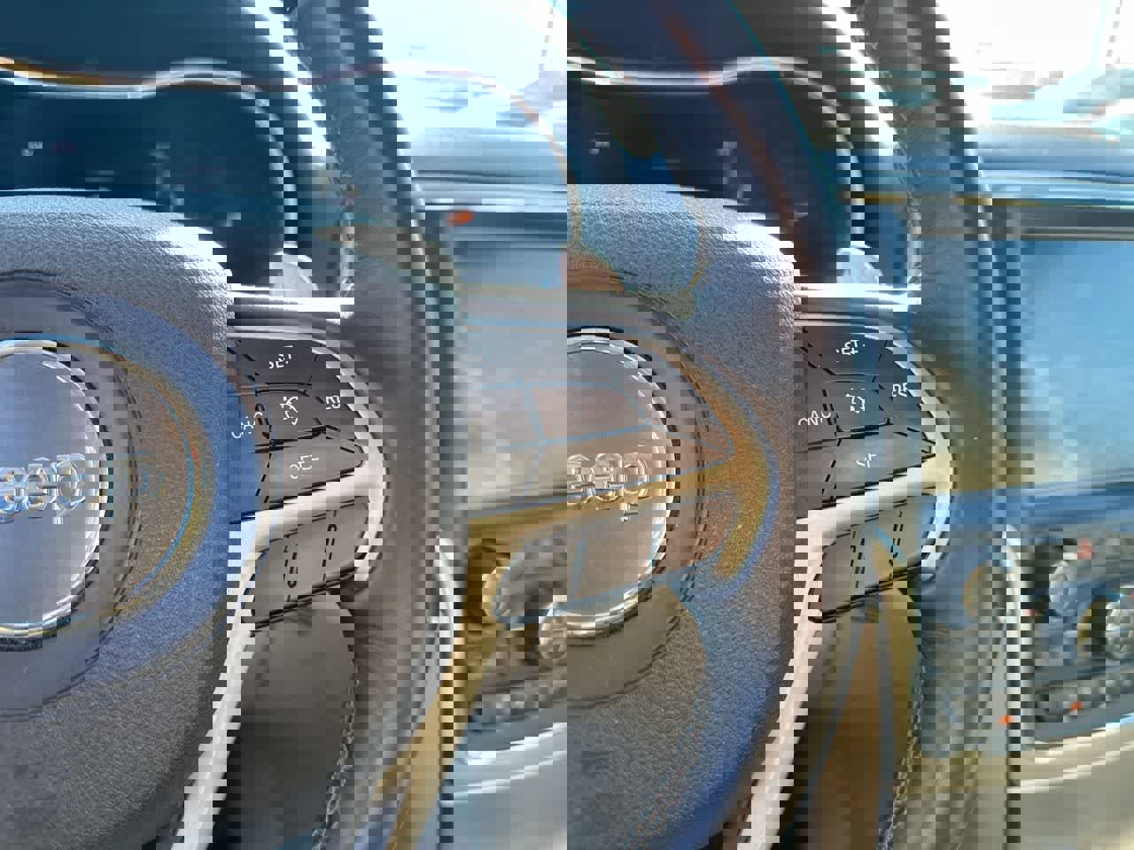 Used 2017 Jeep Grand Cherokee Overland image 31