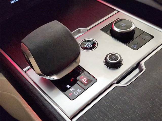 Used 2023 Land Rover Range Rover Long Wheelbase SE image 19