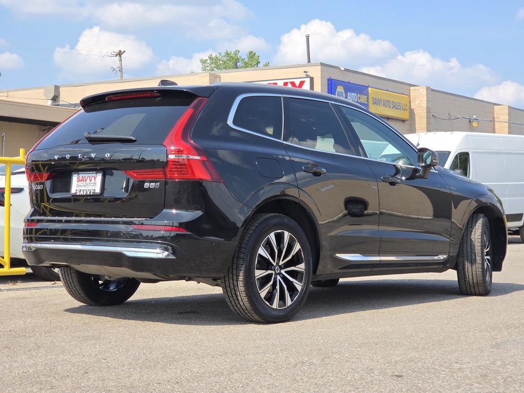 Used 2023 Volvo XC60 B5 Plus AWD/4WD image 15