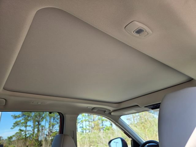 Used 2023 Nissan Rogue SV w/ SV Premium B Package image 21