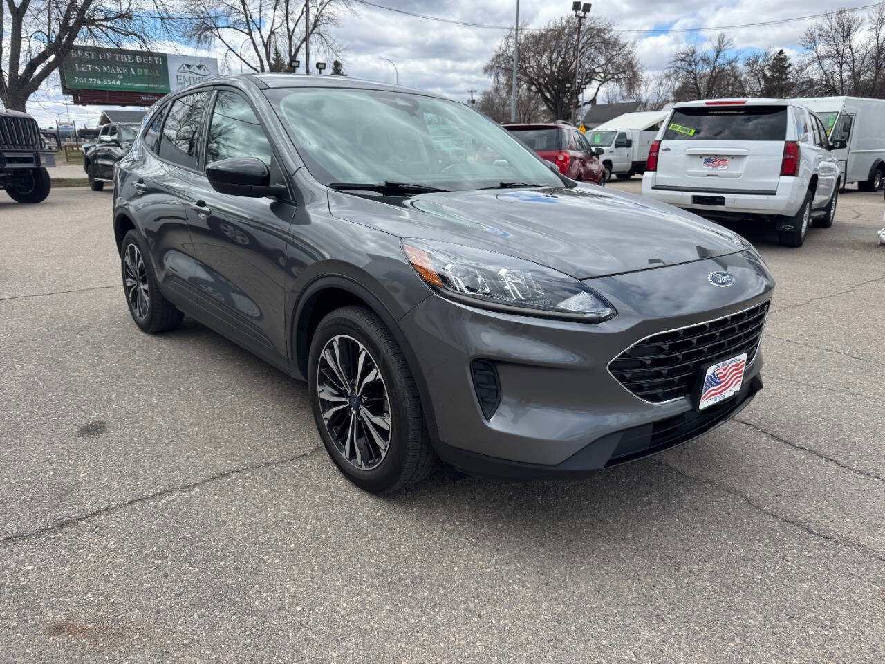 Used 2022 Ford Escape SE w/ SE Sport Appearance Package AWD/4WD image 4