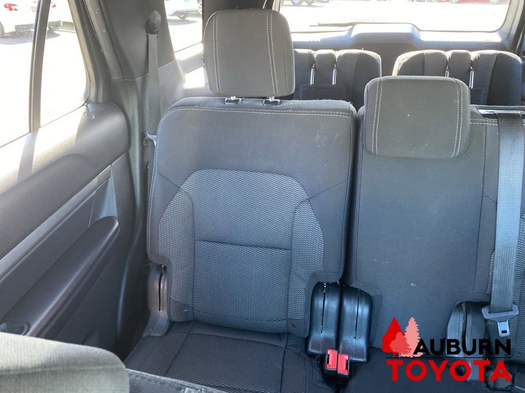 Used 2018 Ford Explorer XLT w/ Equipment Group 201A FWD image 21