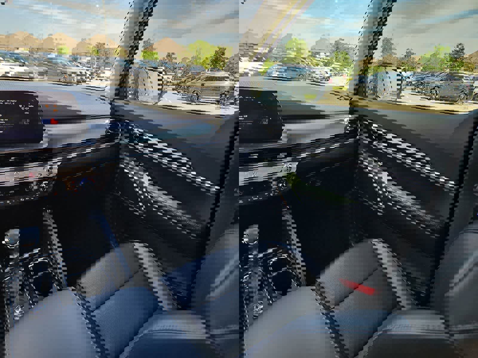 Used 2024 Kia Telluride S w/ S Sunroof Package FWD image 3