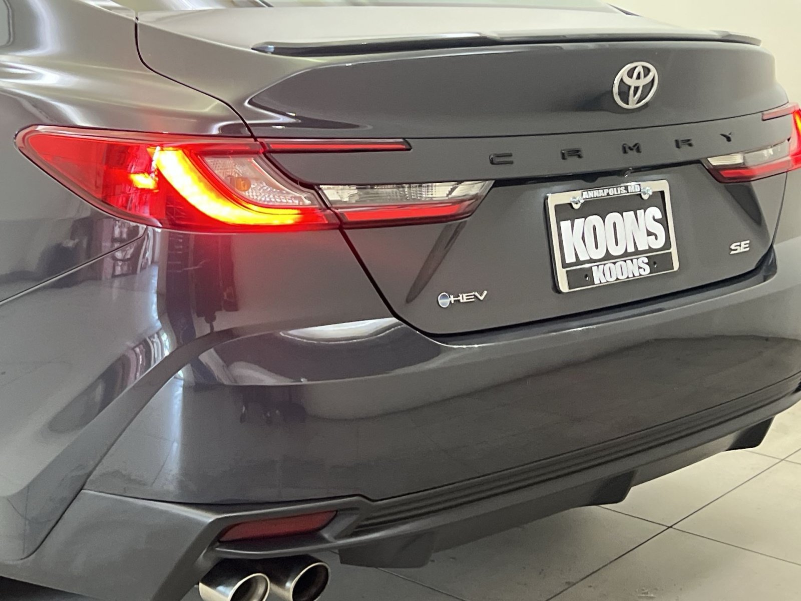 Used 2025 Toyota Camry SE FWD image 29
