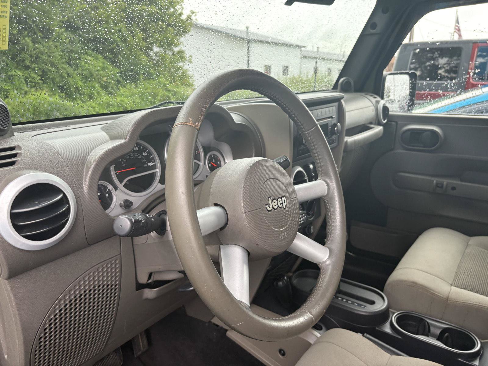 Used 2009 Jeep Wrangler Unlimited Sahara w/ Dual Top Group AWD/4WD image 5