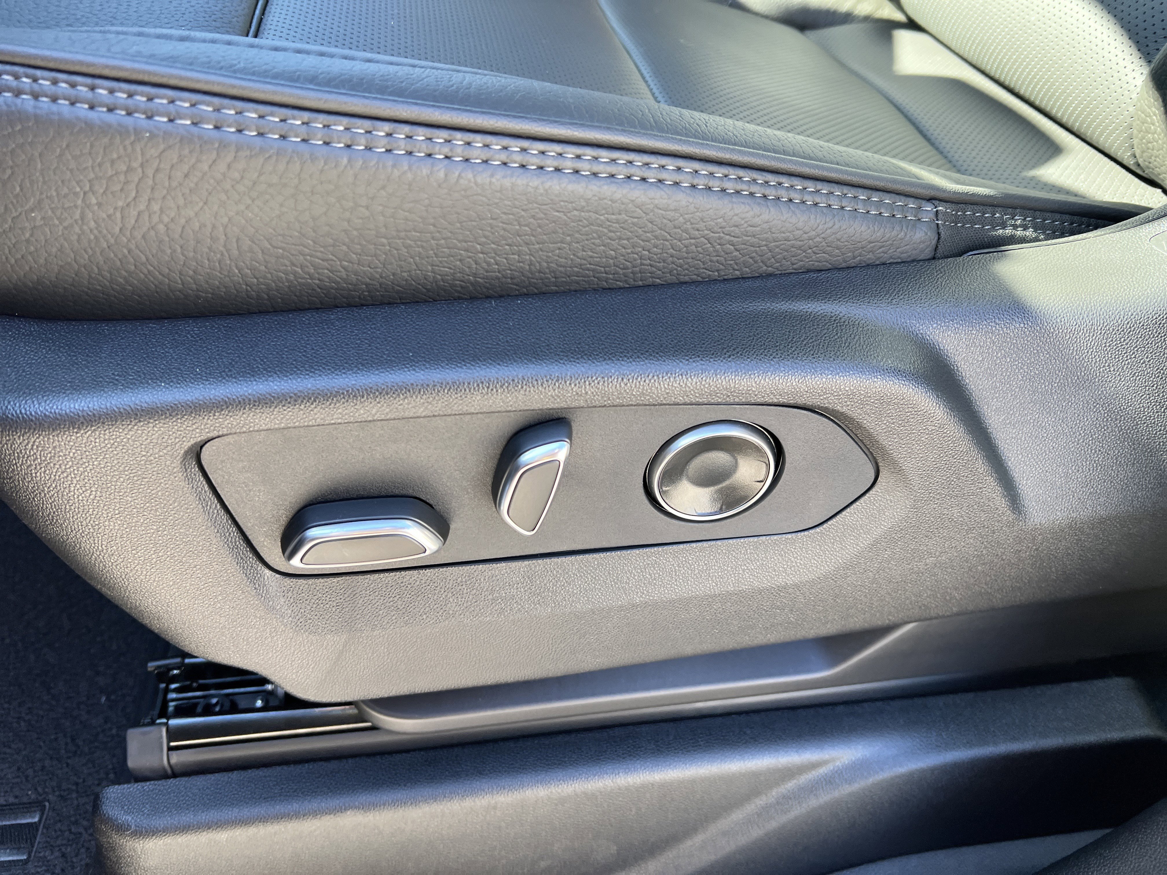 New 2026 GMC Yukon Denali image 11