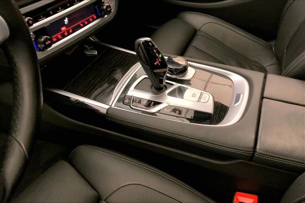 Used 2019 BMW 740i w/ Executive Package RWD image 22