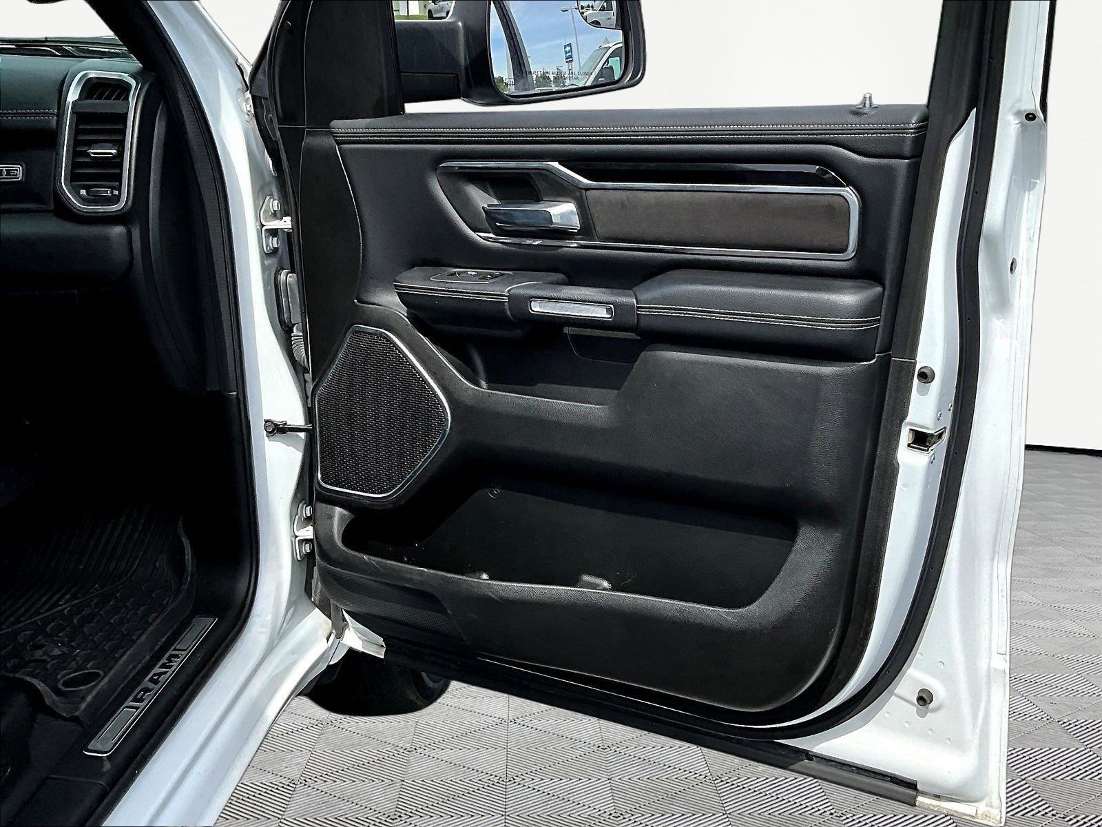 Used 2022 RAM 1500 Laramie w/ Sport Appearance Package AWD/4WD image 29