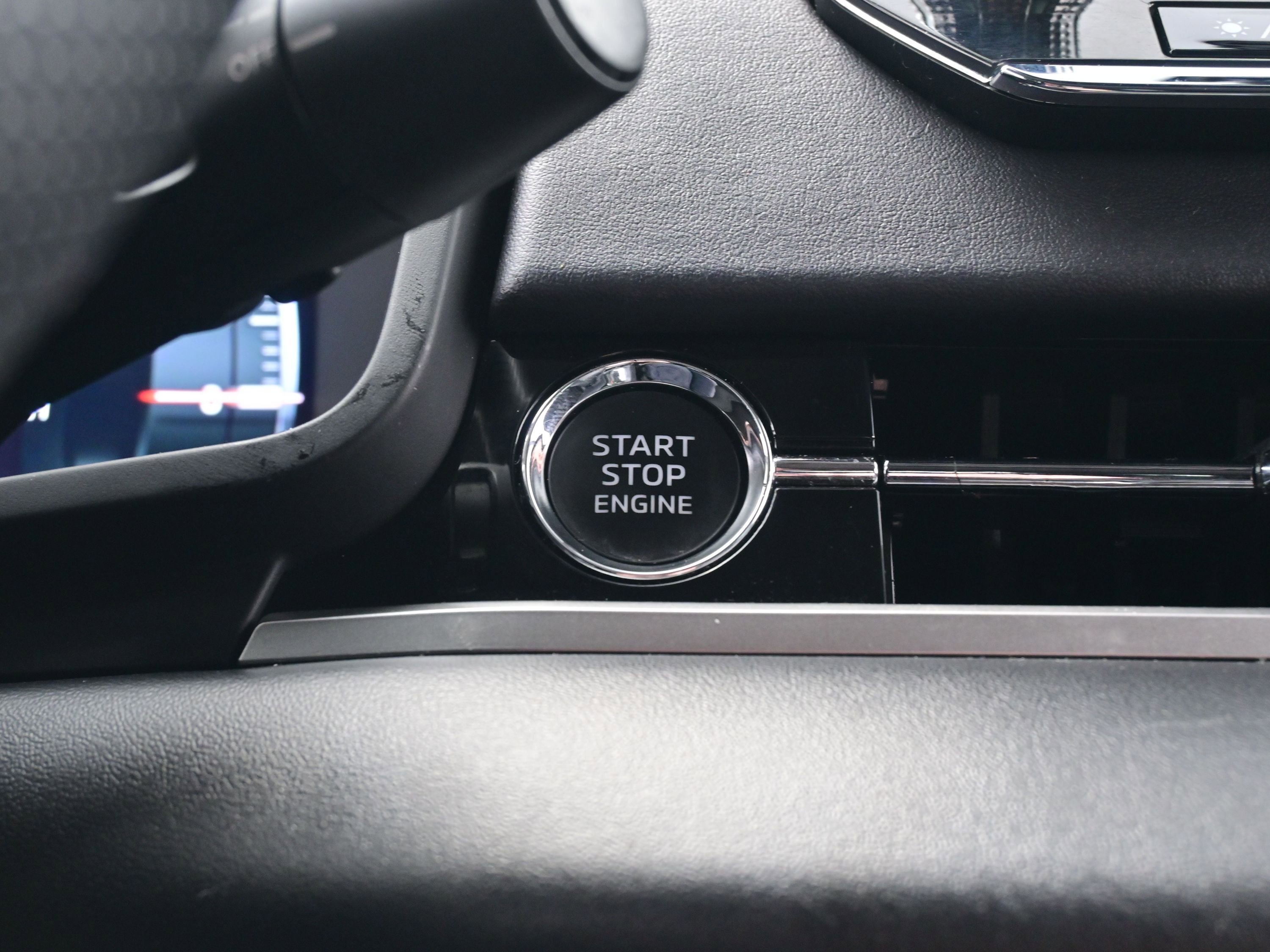 Used 2023 Mitsubishi Outlander SEL Black Edition image 25