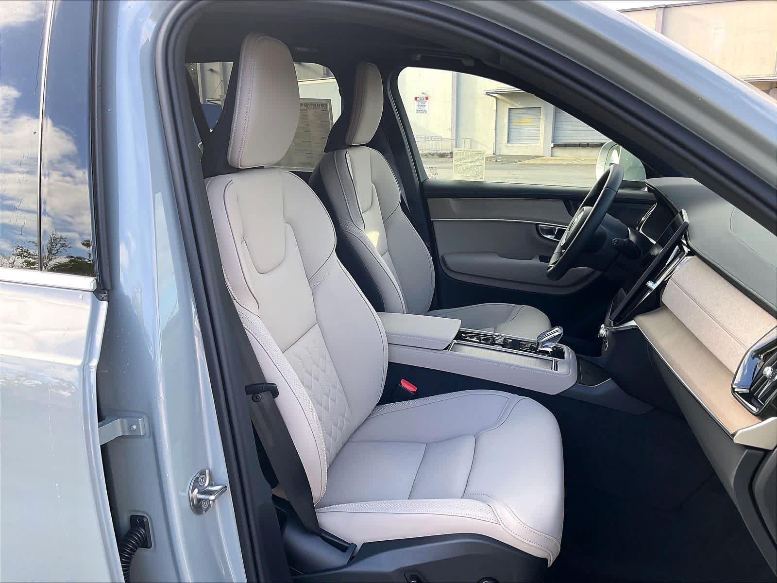 New 2027 Volvo XC90 T8 Bright AWD/4WD image 32