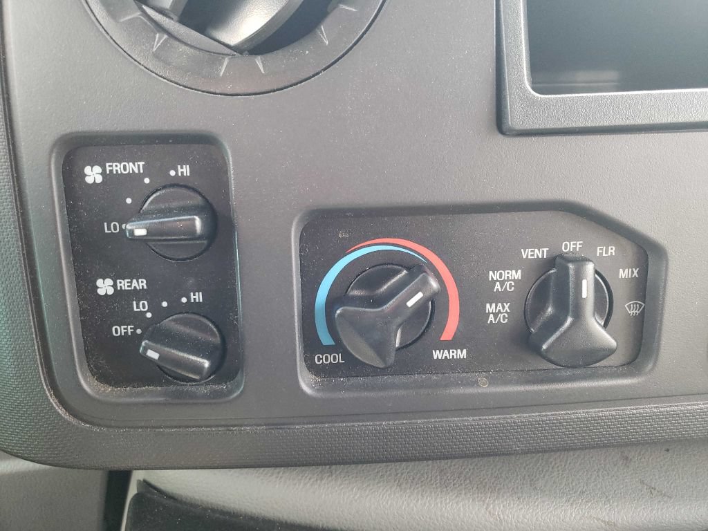Used 2015 Ford E-350 and Econoline 350 Super Duty RWD image 20