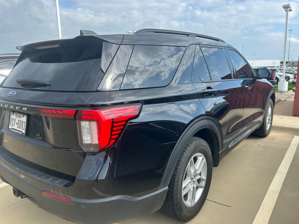 Used 2025 Ford Explorer Active image 6