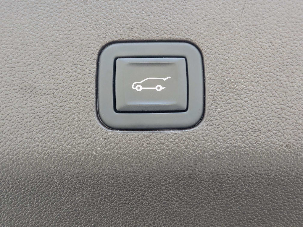 Used 2023 Chevrolet Tahoe Z71 AWD/4WD image 13