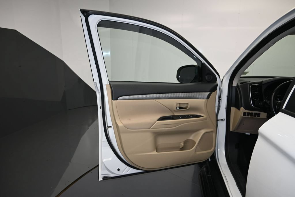 Used 2018 Mitsubishi Outlander SE FWD image 10