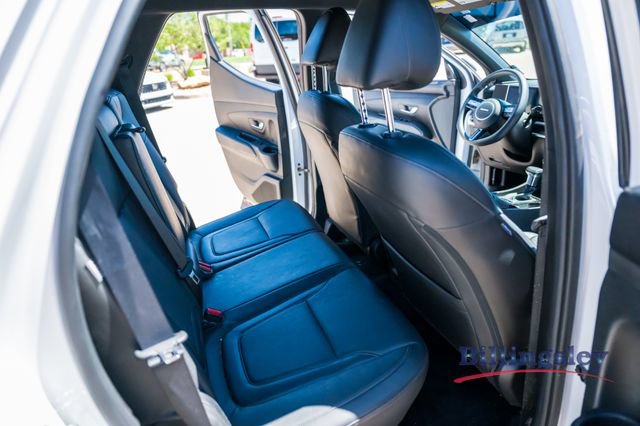 Used 2025 Hyundai Santa Cruz SEL FWD image 14