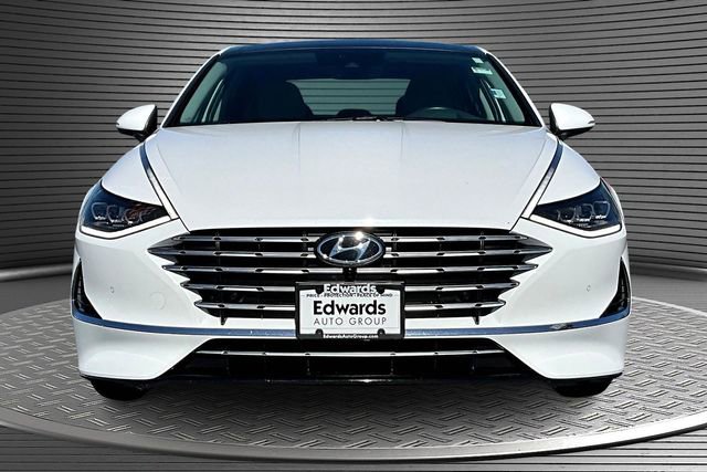 Used 2023 Hyundai Sonata Limited w/ Winter Weather Package FWD image 2