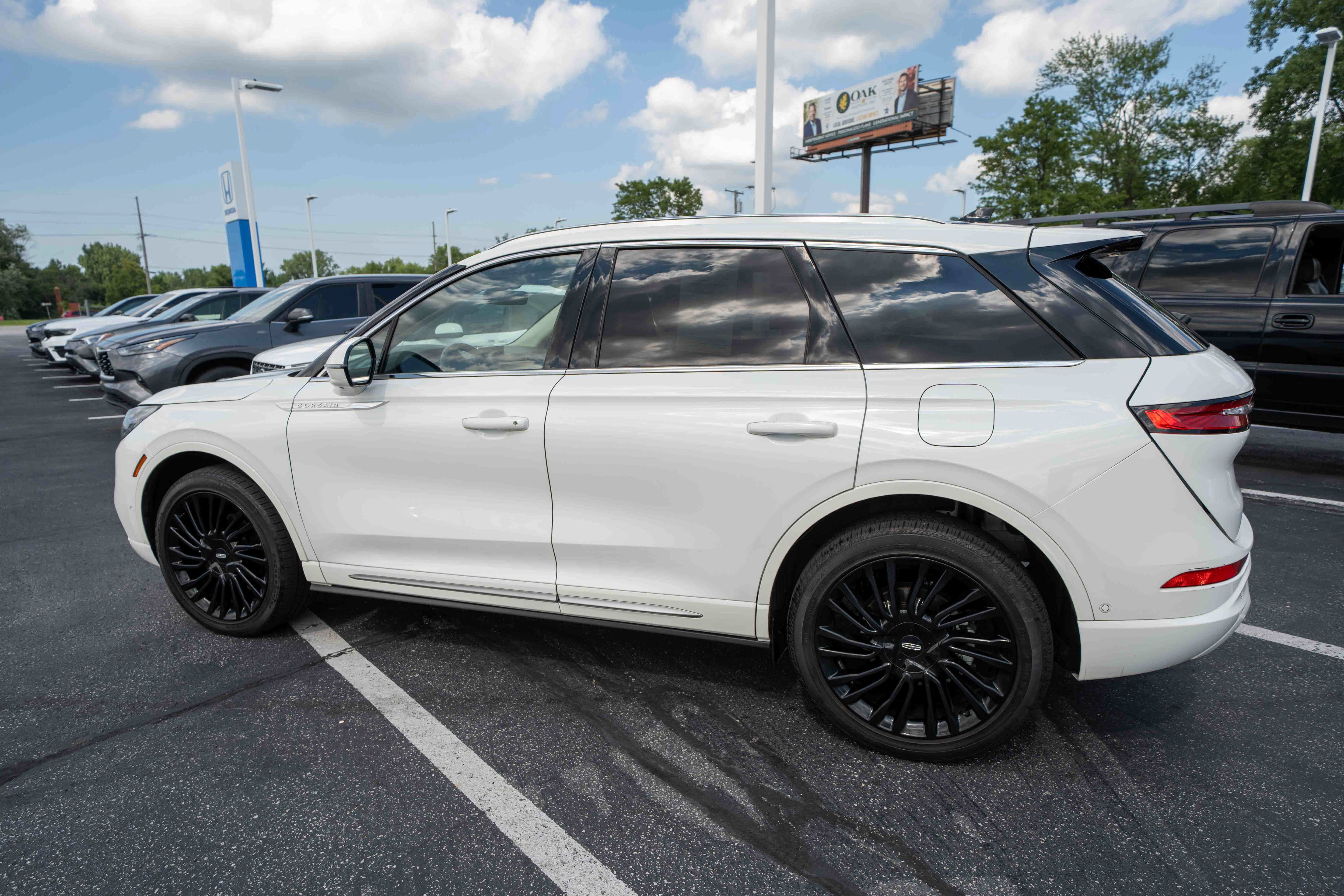 Used 2022 Lincoln Corsair Reserve w/ Equipment Group 201A AWD/4WD image 4