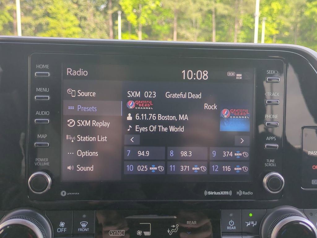 Used 2020 Toyota Highlander XLE image 23