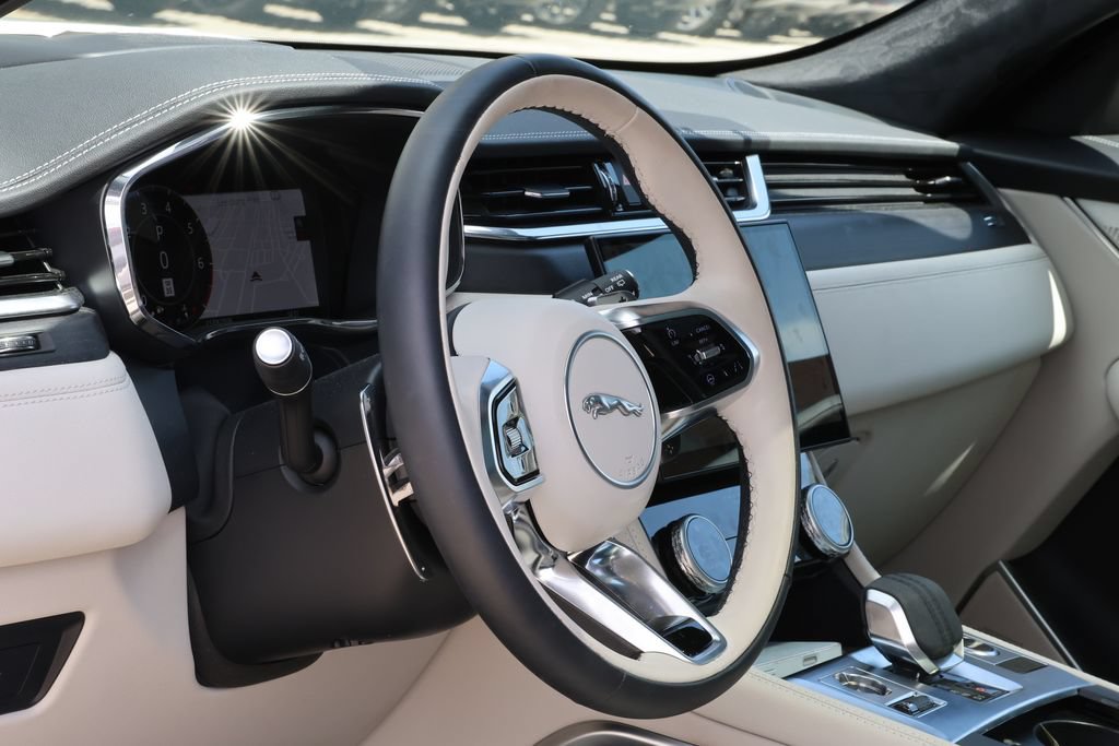 Certified 2026 Jaguar F-PACE R-Dynamic S AWD/4WD image 11