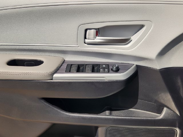 New 2026 Toyota Sienna XLE FWD image 17