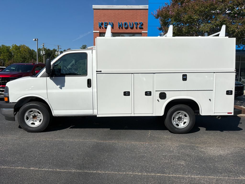 New 2026 Chevrolet Express 3500 w/ Power Convenience Package RWD image 2