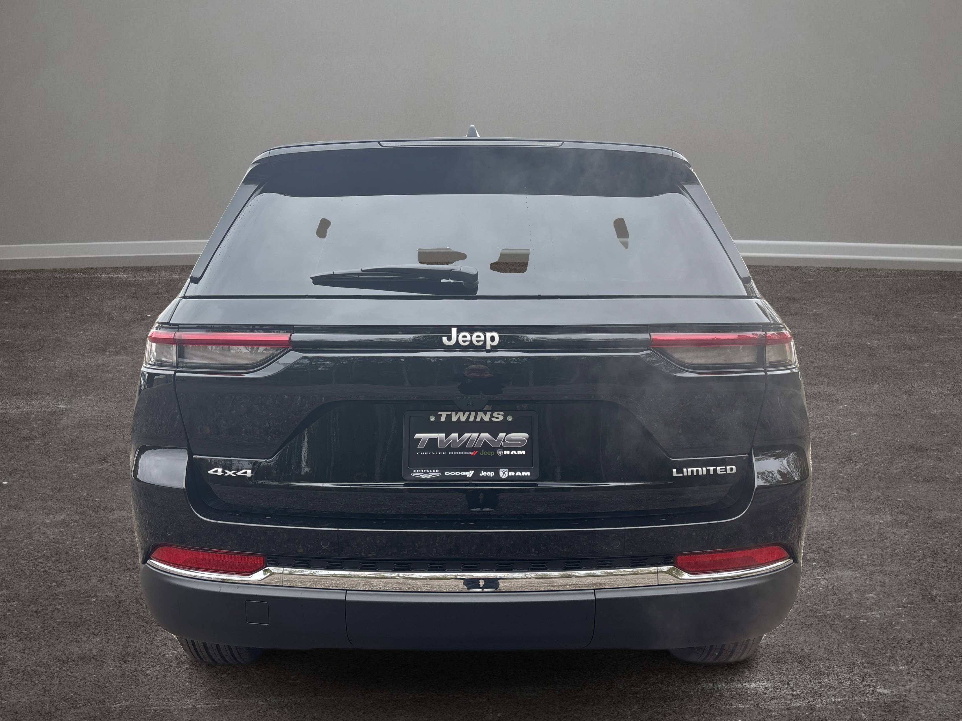 New 2025 Jeep Grand Cherokee Limited image 30