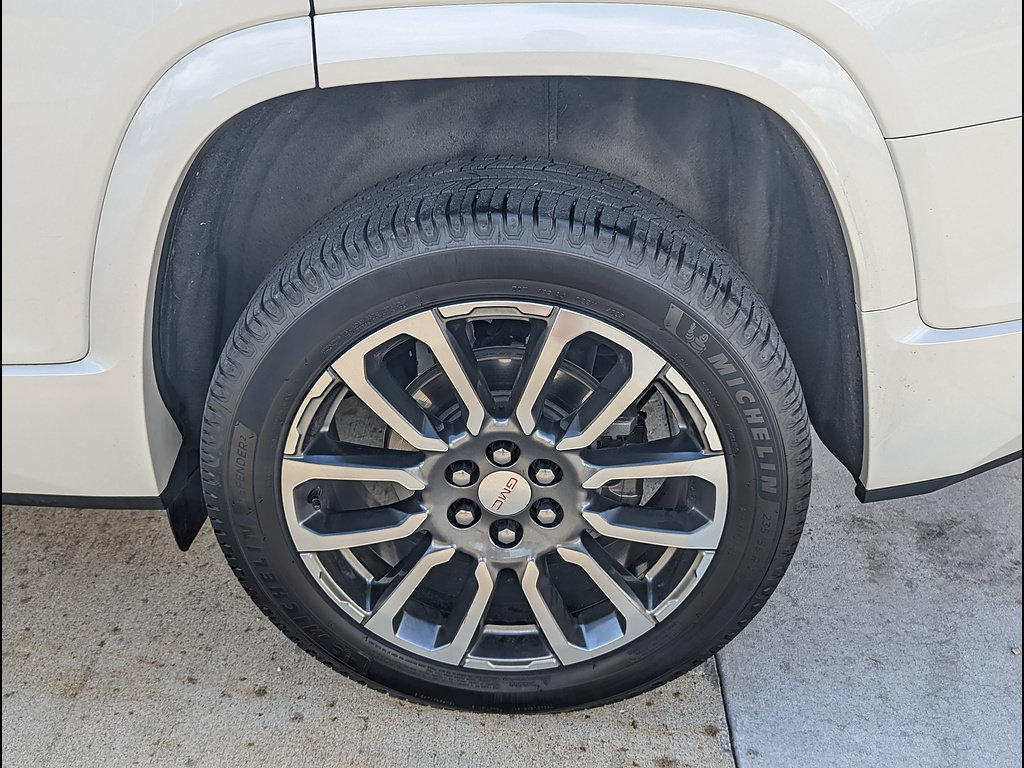 Used 2020 GMC Acadia Denali w/ Technology Package AWD/4WD image 13