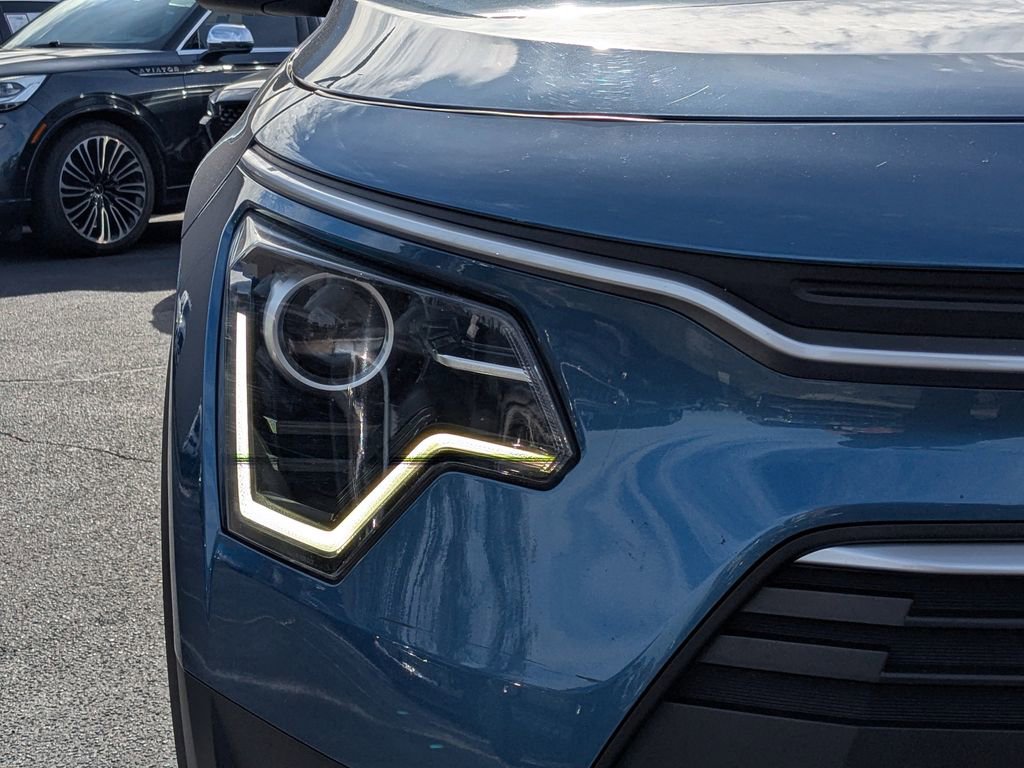 Used 2023 Kia Niro EX w/ EX Cold Weather Package image 10