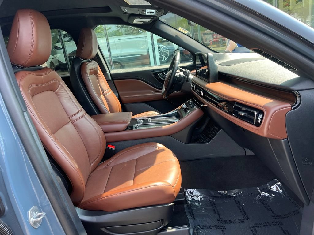 Used 2025 Lincoln Aviator Reserve w/ Jet Appearance Package AWD/4WD image 22
