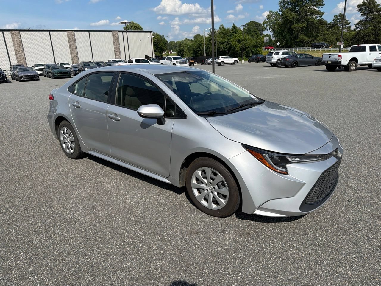 Used 2020 Toyota Corolla LE FWD image 9