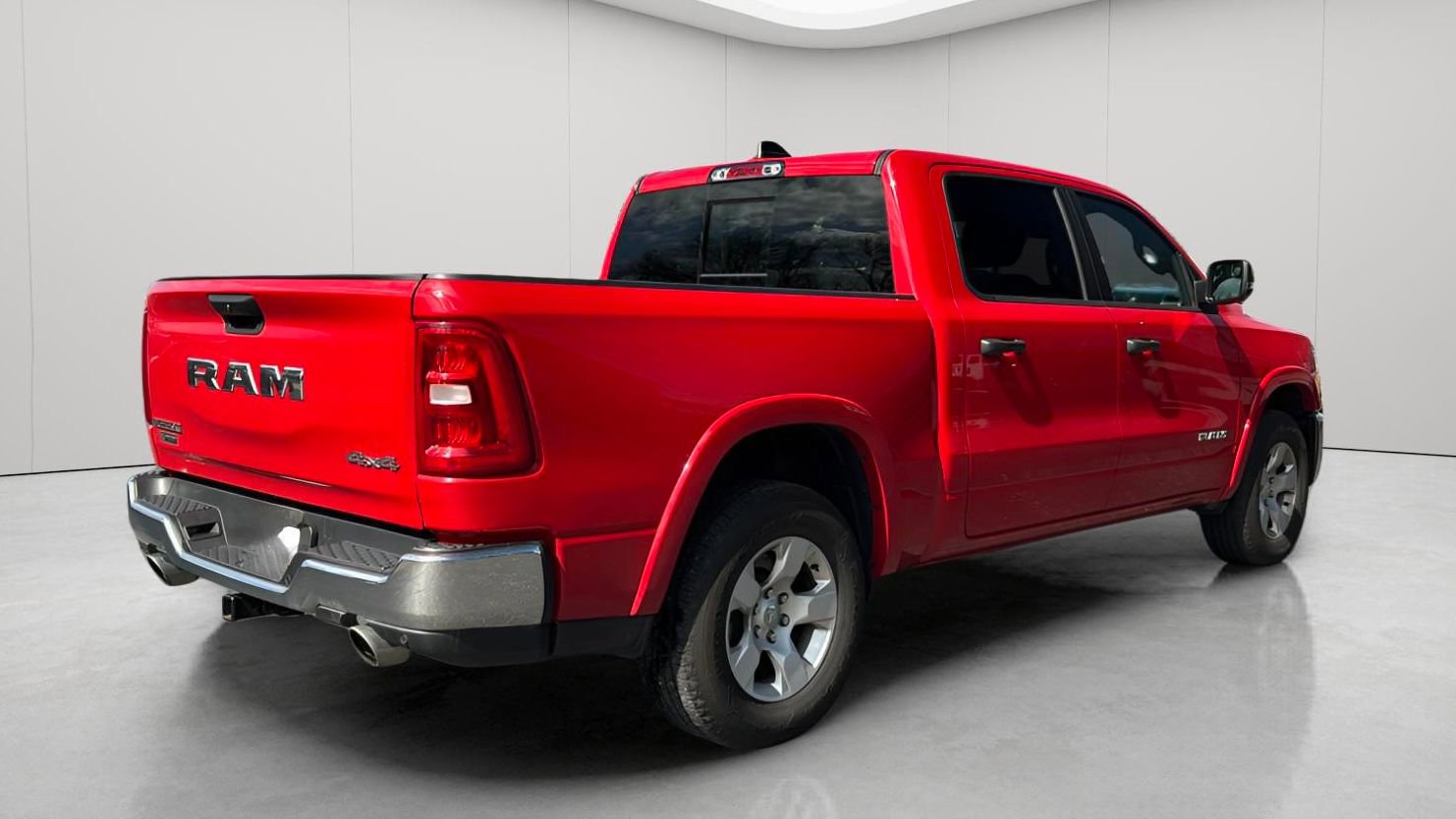 Used 2025 RAM 1500 Big Horn AWD/4WD image 4