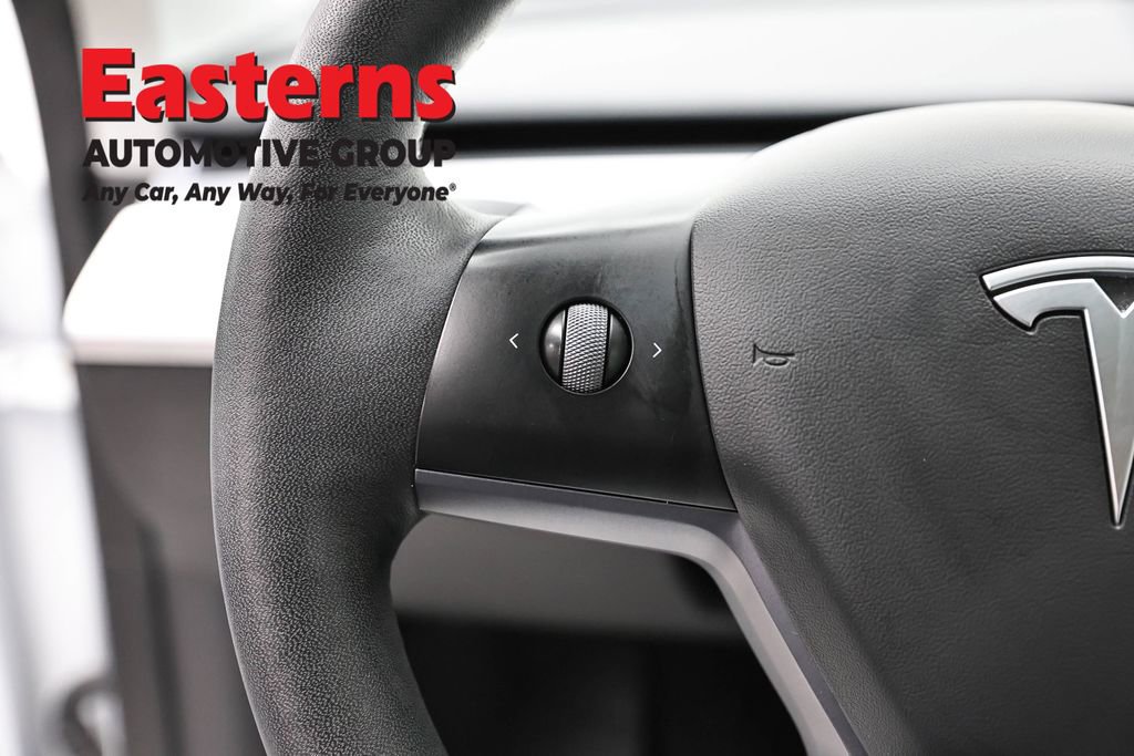 Used 2022 Tesla Model Y Long Range image 15