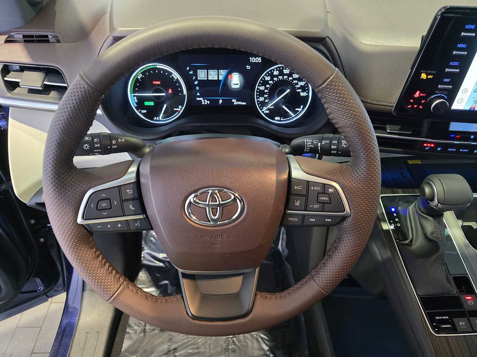 Used 2023 Toyota Sienna Platinum AWD/4WD image 27