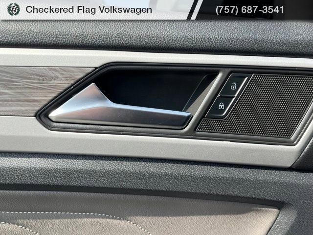 Used 2023 Volkswagen Atlas Cross Sport SE w/ Black Wheel Package image 15