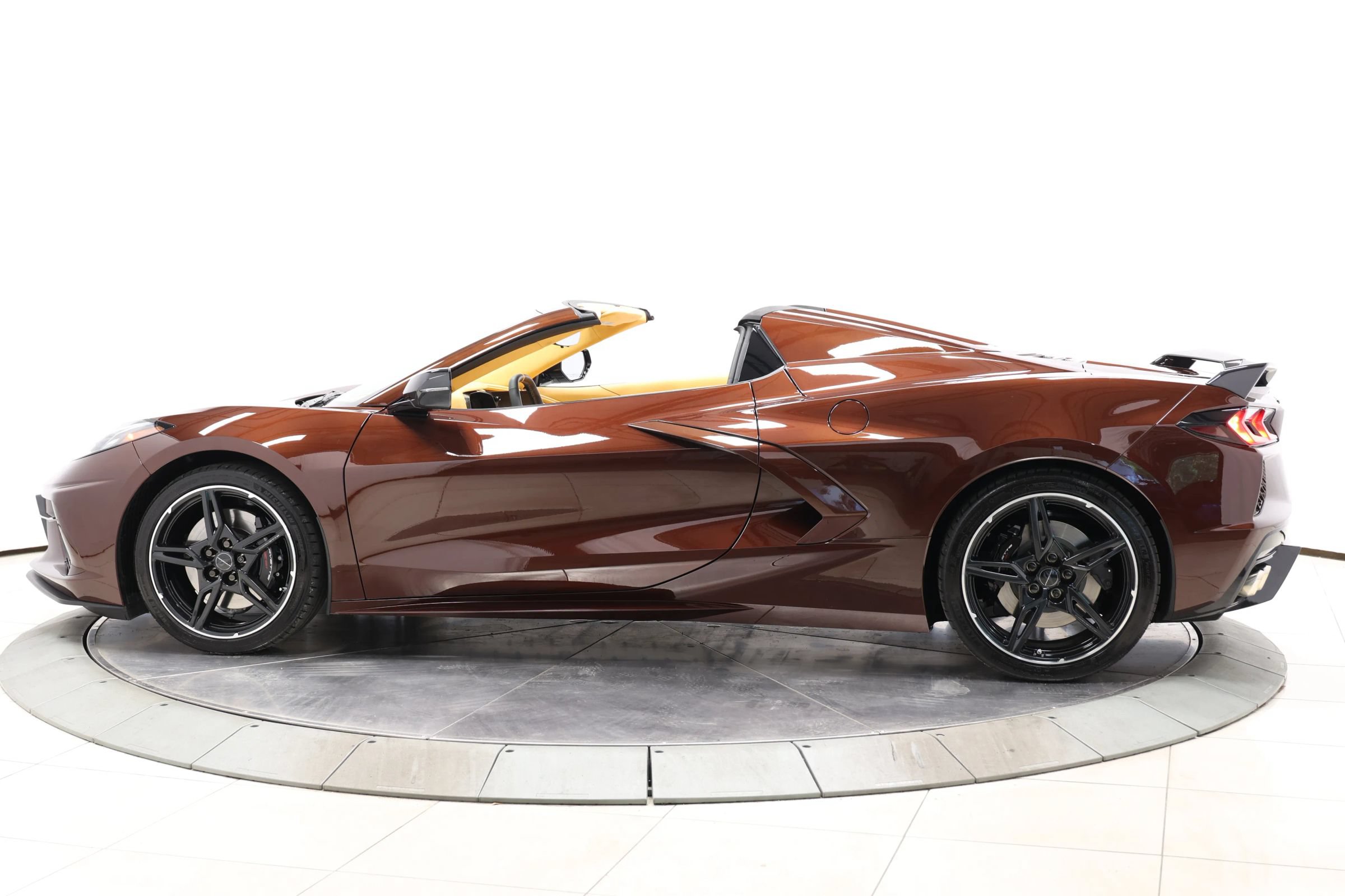 Used 2022 Chevrolet Corvette Stingray Premium Conv w/ Z51 Performance Package RWD image 10